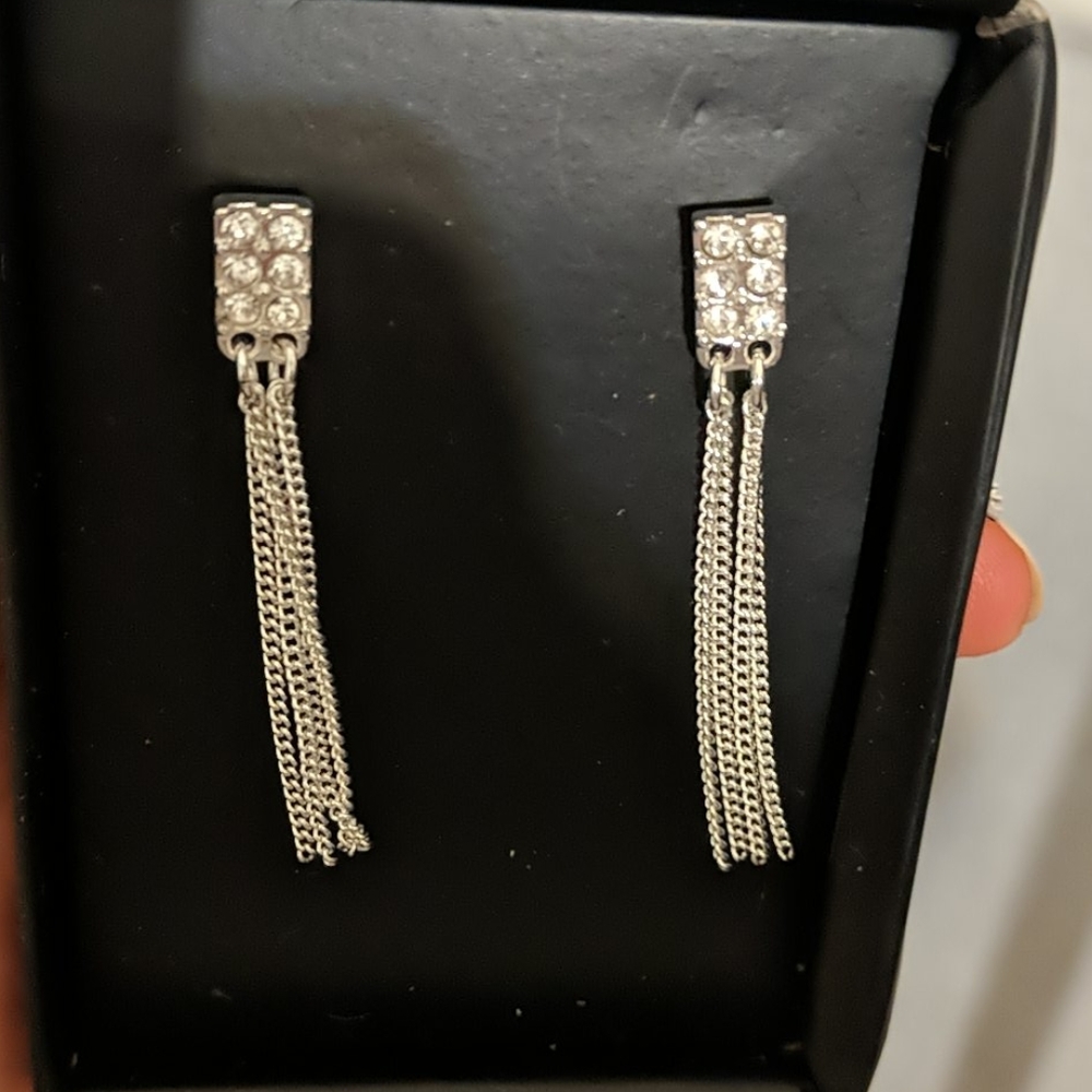 New without tags: Avon necklace and earrings set